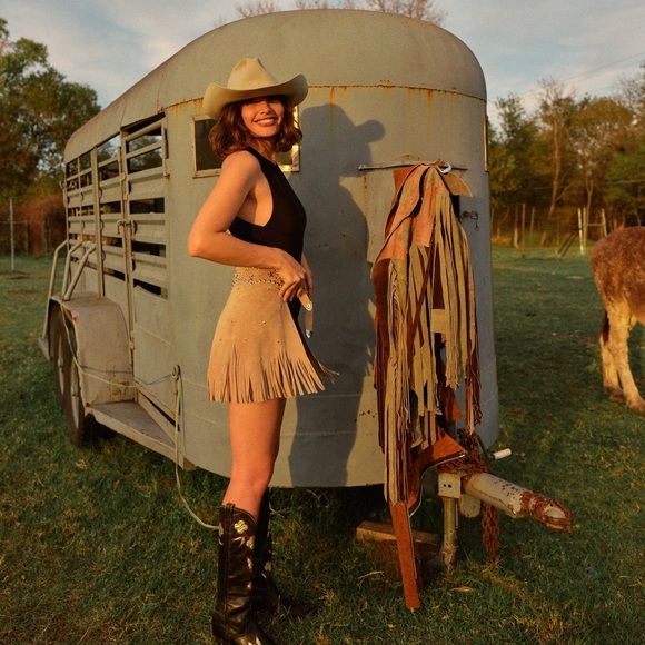 SOLD Understated Leather Paris Chaps Skirt Women's Small Fringe Stars Studded - Picture 15 of 16